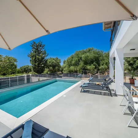 Callista Villa