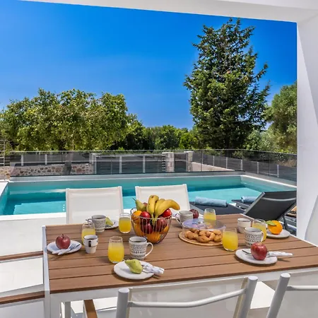 Callista Villa *